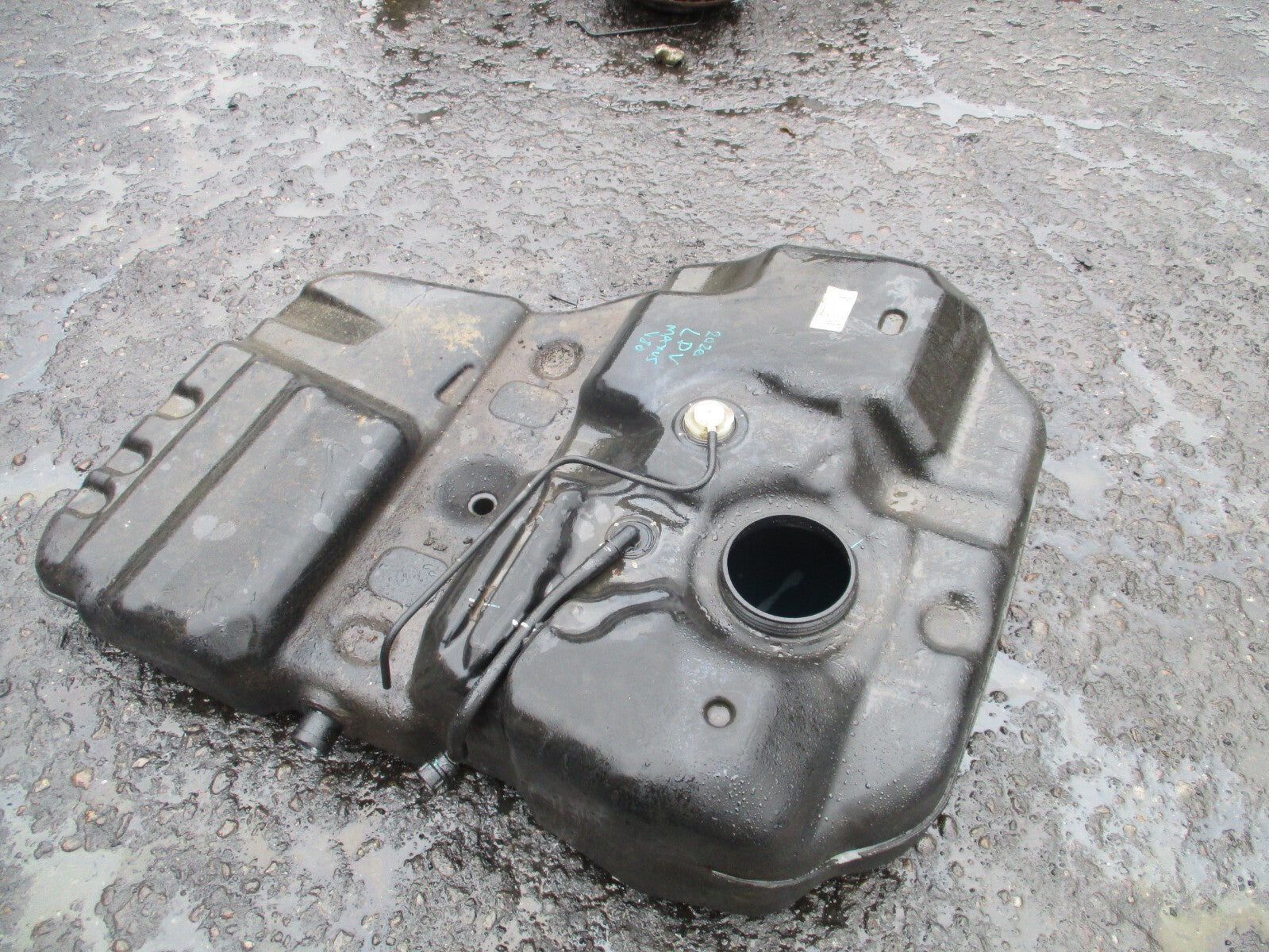 2020 SAIC LDV V80 2.5 DIESEL CDI FUEL STORAGE TANK