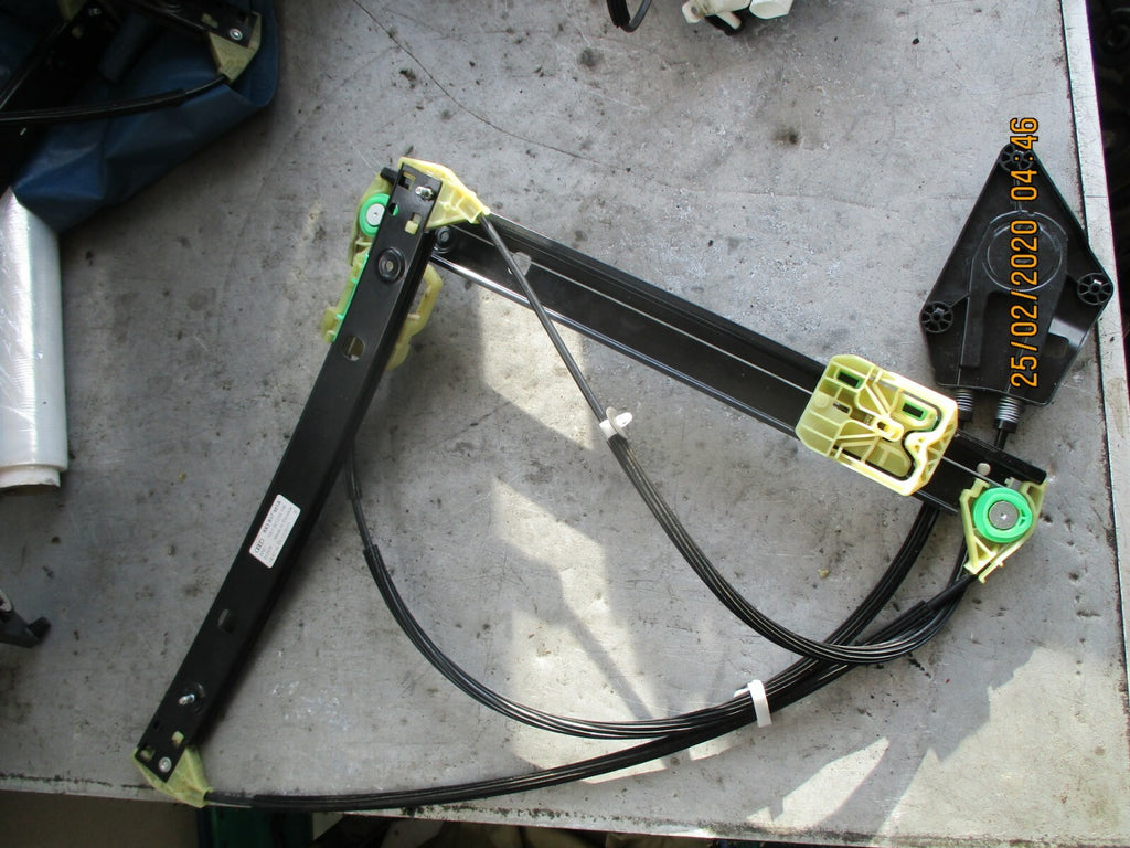 AUDI A1 MK1 8X 2018 3 DOOR NS PASSENGER SIDE DOOR WINDOW REGULATOR 8X3837461A