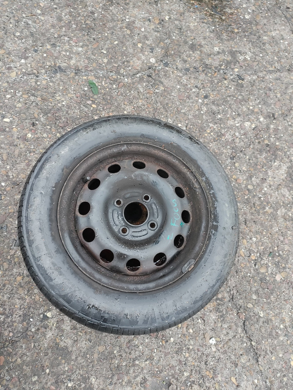 2002 FORD FOCUS MK1 14 INCH STEEL WHEEL WITH TYRE 185/65R14 REF 2