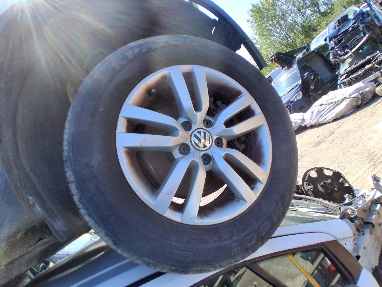 2013 VW VOLKSWAGEN TIGUAN MK1 16 INCH ALLOY WHEEL WITH TYRE 215/65R16 REF 4