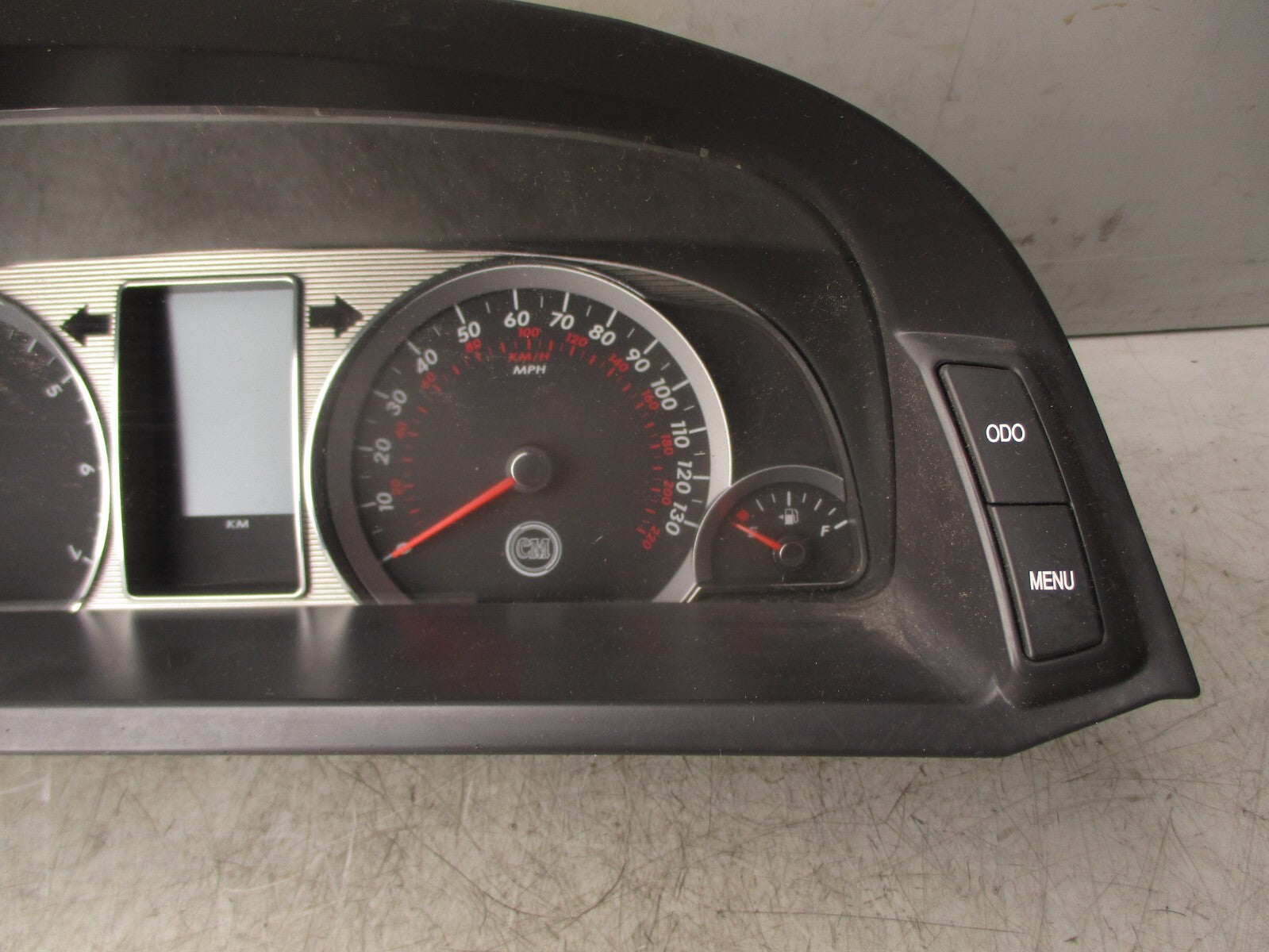 2010 FORD DORCHESTER COLEMAN MILNE SPEEDOMETER INSTRUMENT CLUSTER 8R2910849