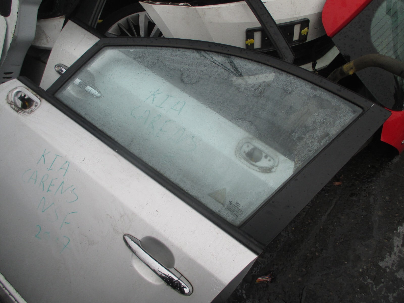 KIA CARENS MK2 2007 NSF PASSENGER SIDE FRONT DOOR SILVER