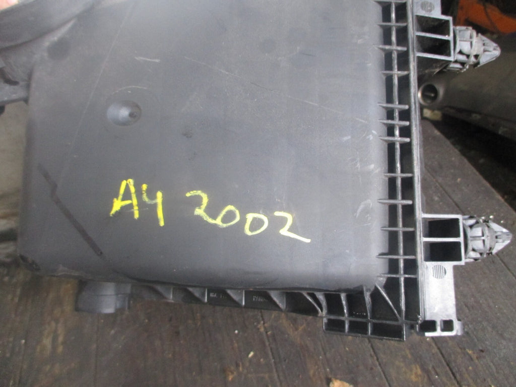 AUDI A4 B6 2002 AIR FILTER BOX 06C133835C
