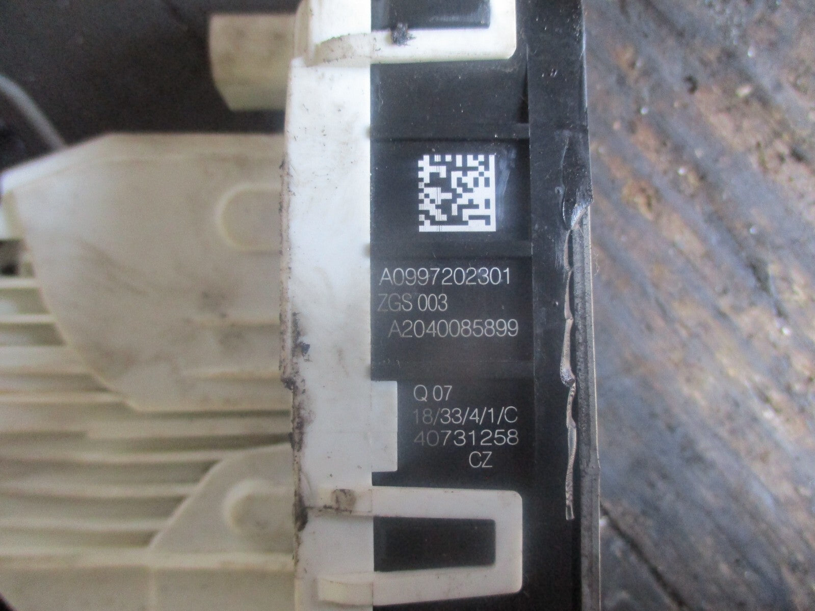 MERCEDES A CLASS 2014  NSF PASSENGER SIDE FRONT DOOR LOCK MECHANISM A0997202301