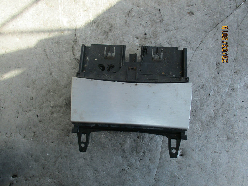 MERCEDES C CLASS W204 CENTRE CONSOLE FRONT ASH TRAY SILVER A2046801350