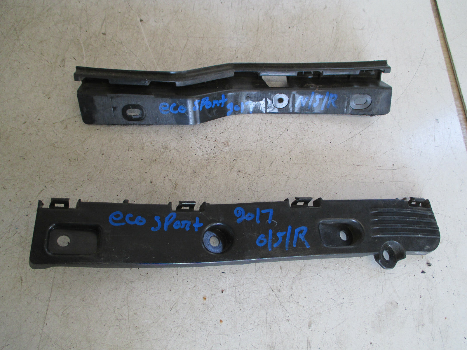 FORD ECOSPORT 2017 REAR RIGHT BUMPER BRACKETS CN1517A881CA CN1517A882DB