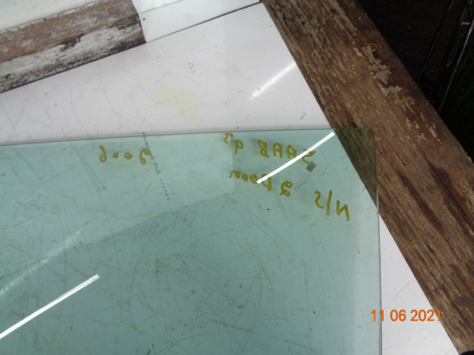 SAAB 93 9-3 CONVERTIBLE 2006 NSF PASSENGER SIDE FRONT WINDOW GLASS PANE