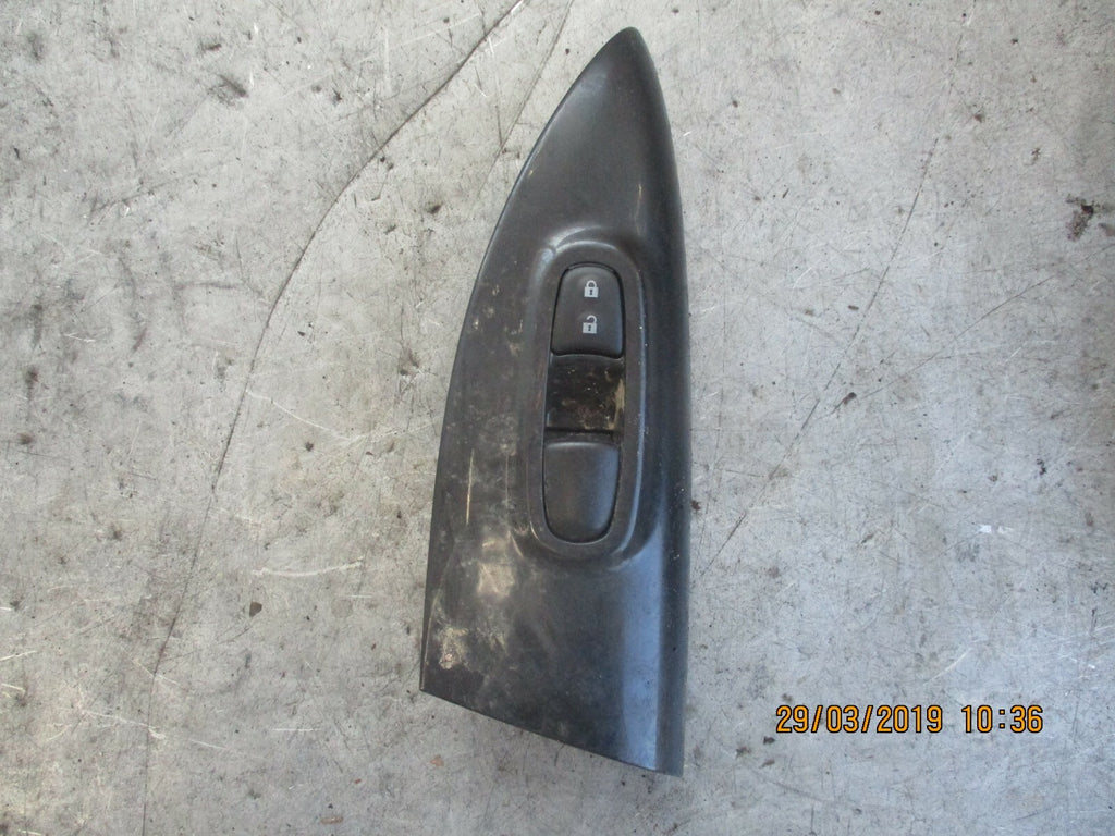 NISSAN JUKE OSF DRIVER SIDE FRONT WINDOW CONTROL SWITCH PANEL 254111KA5A
