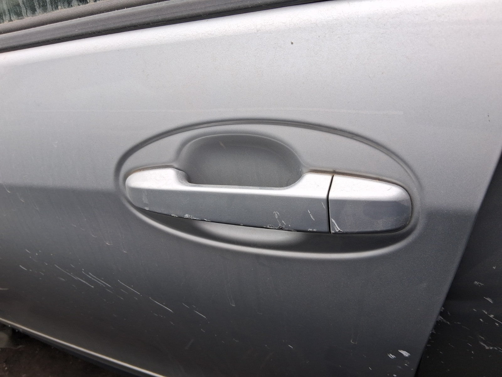 TOYOTA YARIS MK3 2019 NSF PASSENGER SIDE FRONT DOOR HANDLE SILVER 2SN