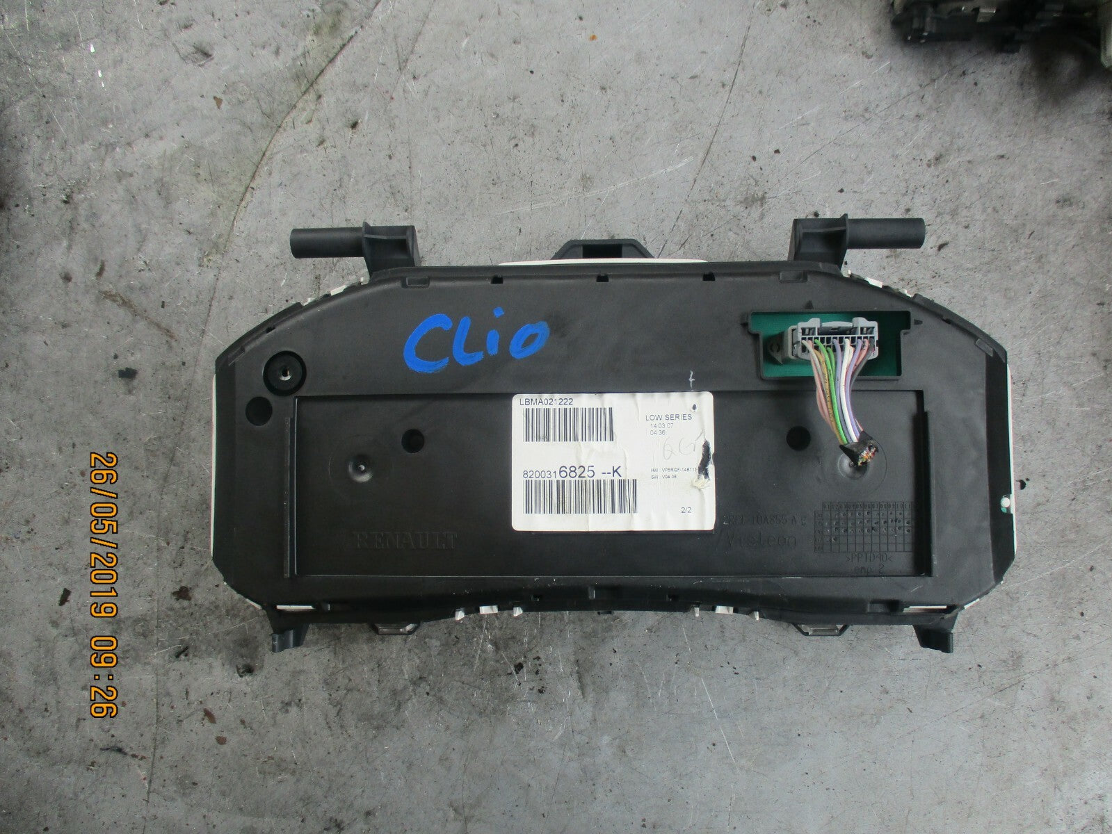 RENAULT CLIO MK3 1.1 CLOCKS SPEEDO INSTRUMENT CLUSTER 8200316825K
