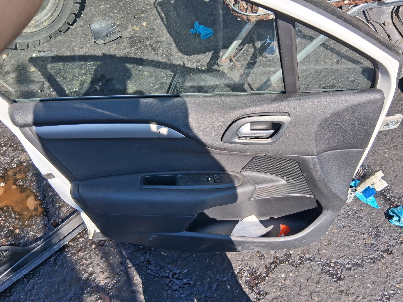 2013 CITROEN C4 MK2 NSF PASSENGER SIDE FRONT LEFT COMPLETE DOOR WHITE