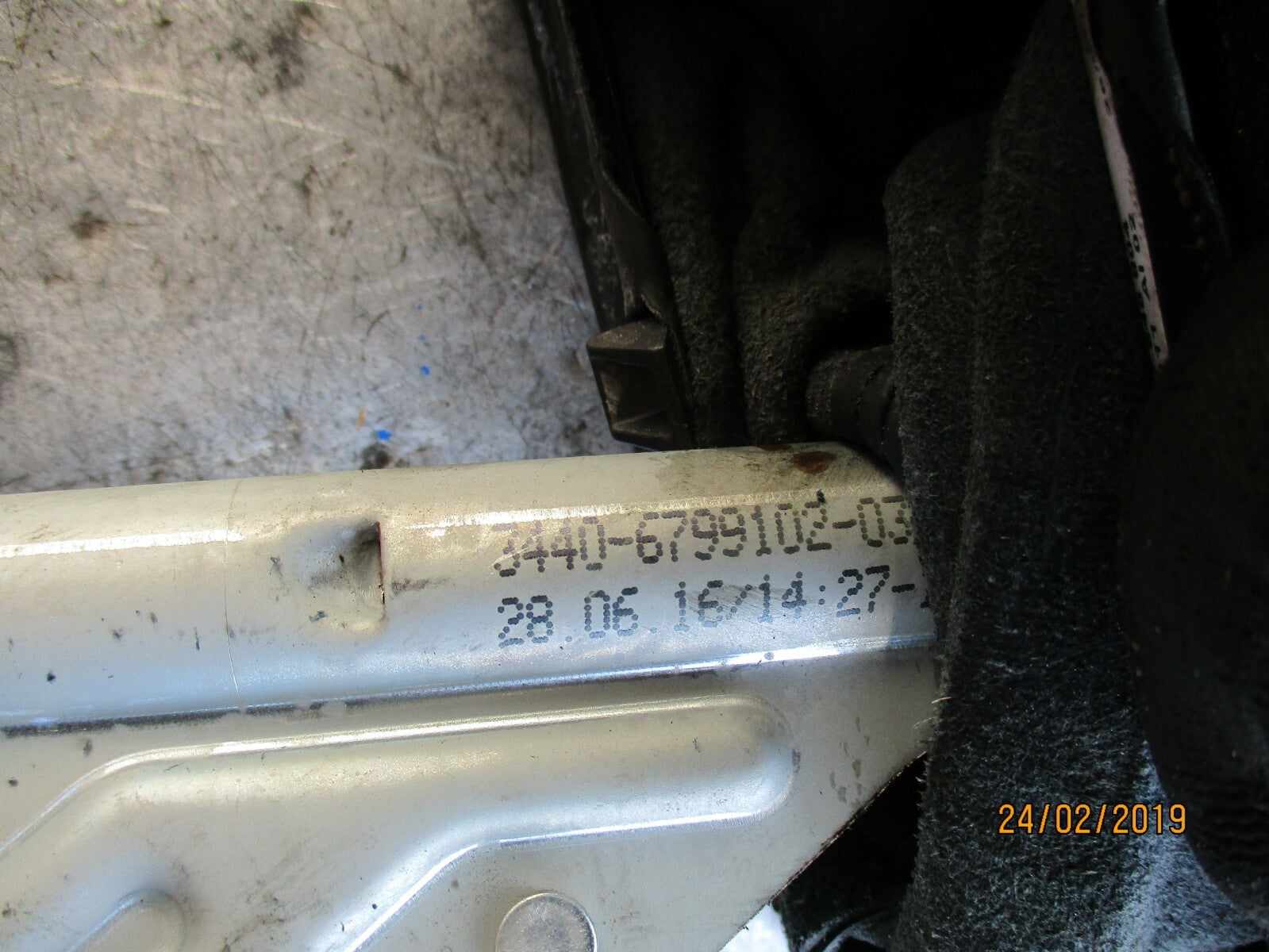 BMW 1 SERIES F20 HANDBRAKE LEVER HANDLE PARKING BRAKE 34406799102