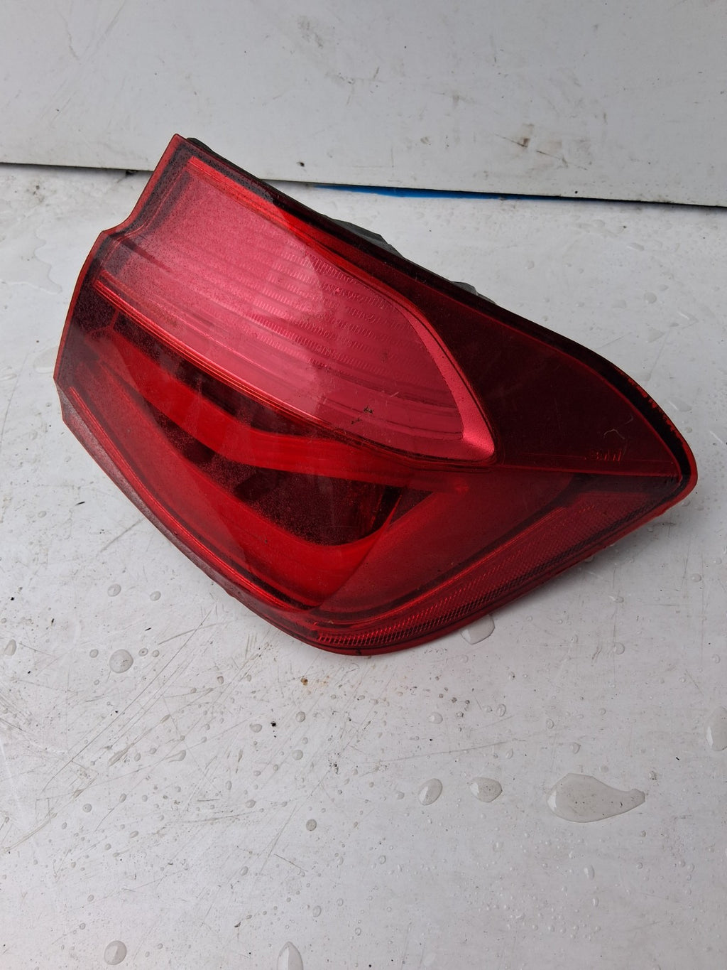2015 BMW 3 SERIE F30 ESTATE NSR PASSENGER SIDE REAR OUTER TAIL LIGHT H4736911806