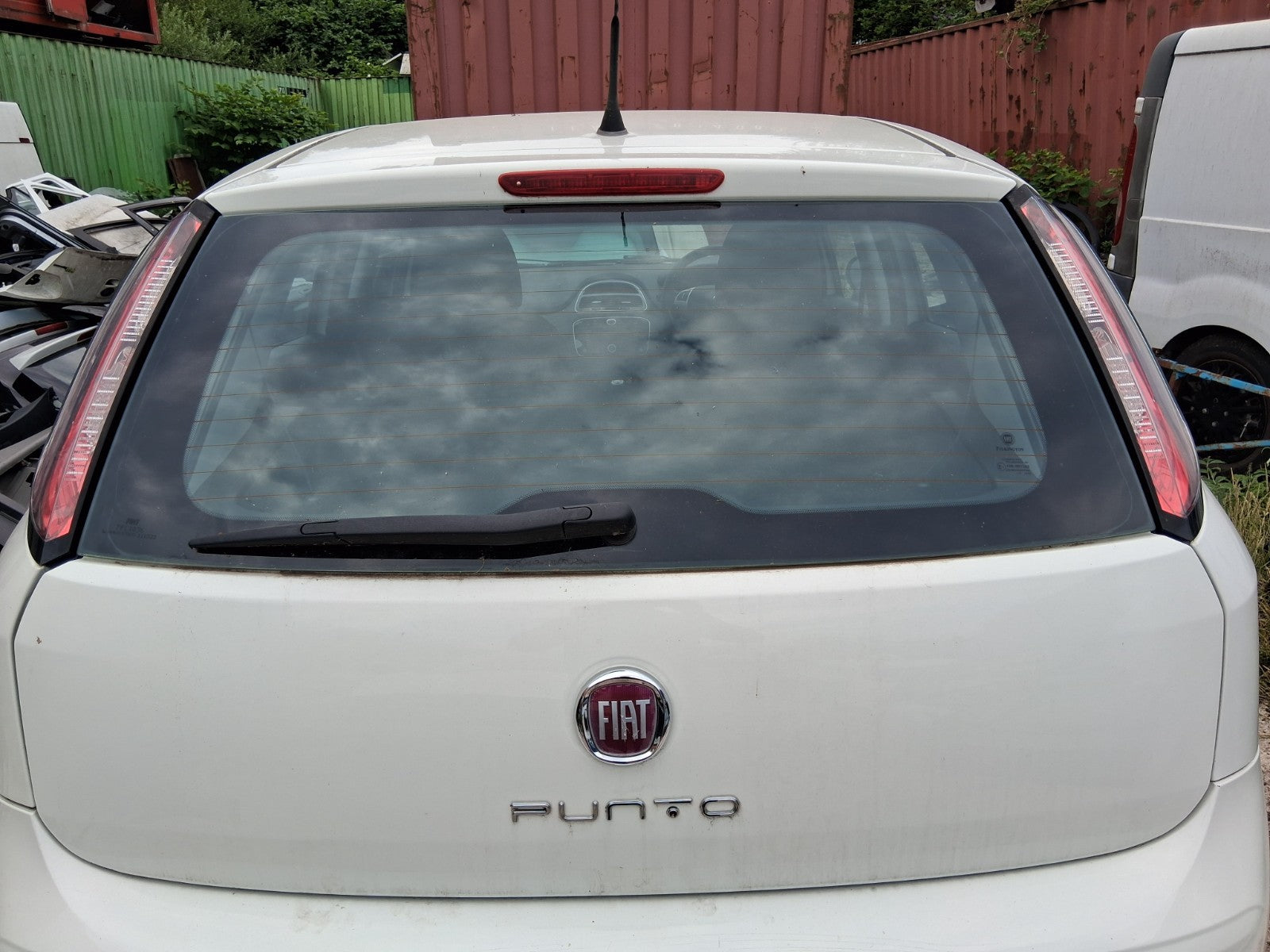 2014 FIAT PUNTO FACELIFT MK3 COMPLETE BOOTLID TAILGATE WHITE