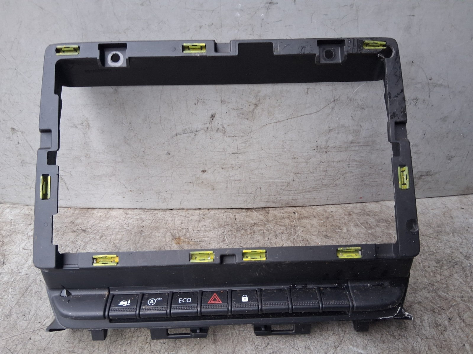 2020 RENAULT MASTER MK3 RADIO CD PLAYER HAZARD BUTTON TRIM COVER 283E81404R