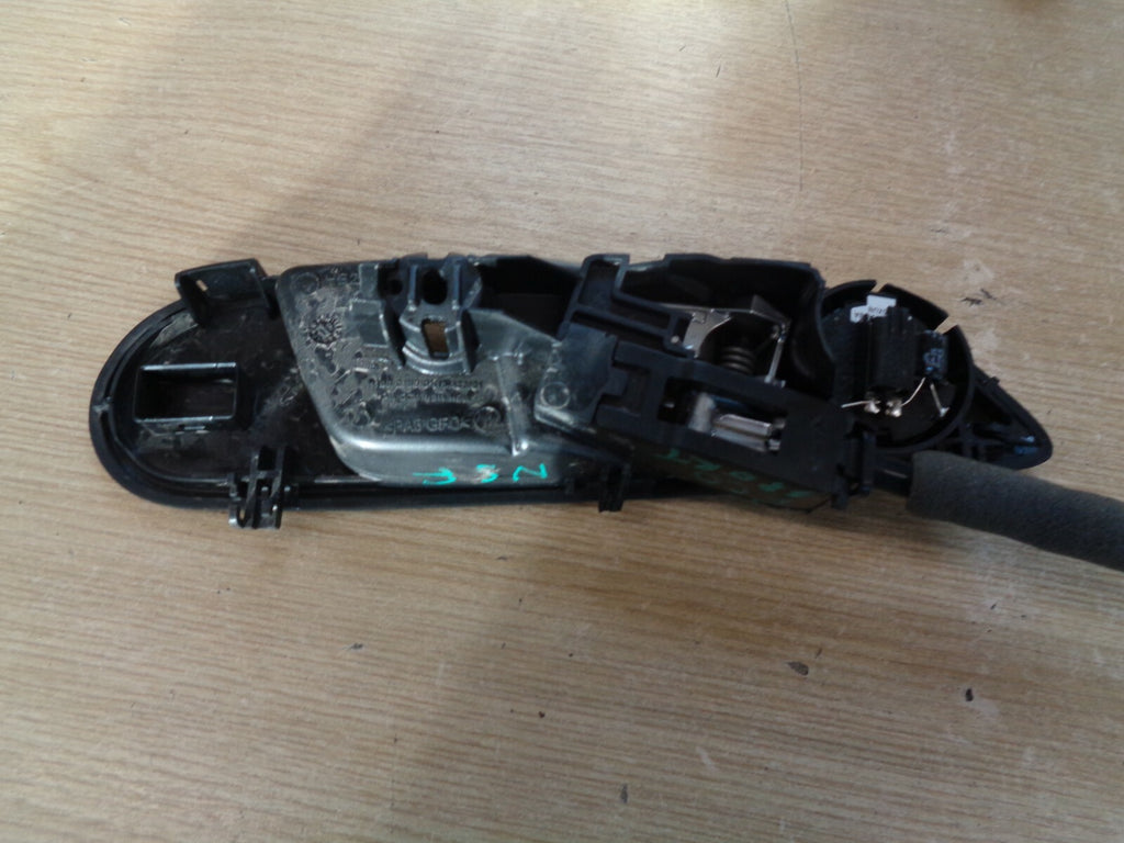 FORD ECOSPORT 2019 5DR NSF PASSENGER FRONT DOOR INTERIOR HANDLE FRAME GN15A22601