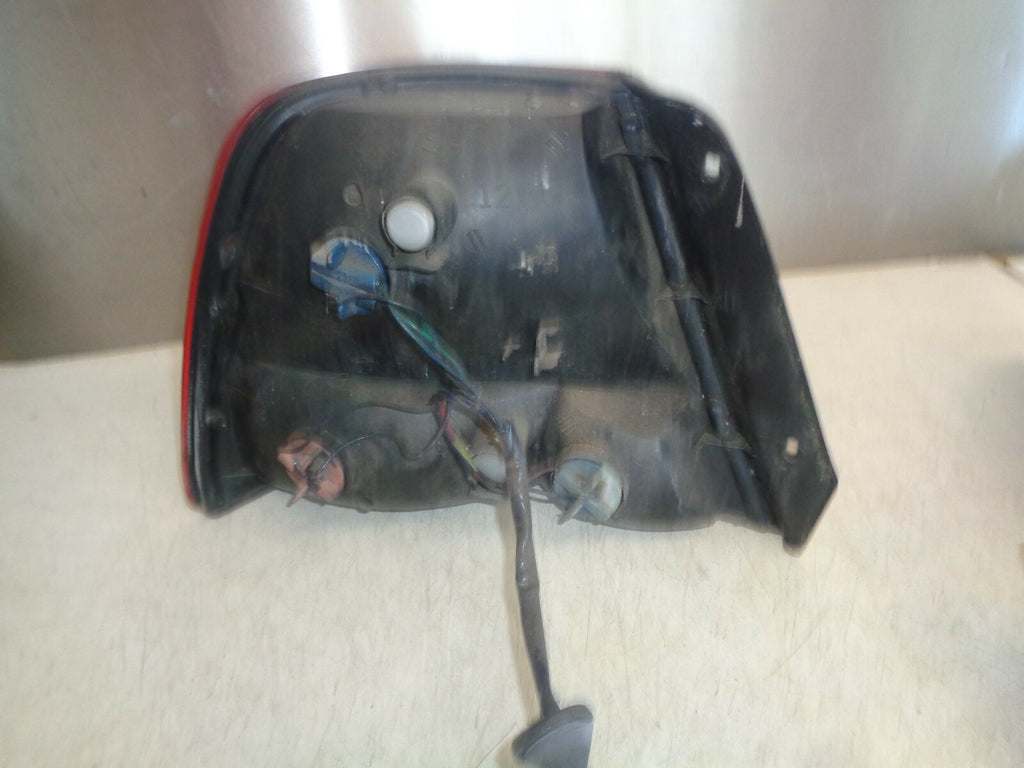 HYUNDAI ACCENT 2000 MK2 OSR DRIVER SIDE REAR BRAKE TAIL LIGHT CLUSTER