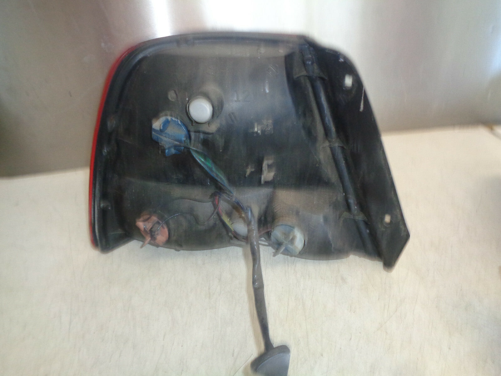 HYUNDAI ACCENT 2000 MK2 OSR DRIVER SIDE REAR BRAKE TAIL LIGHT CLUSTER