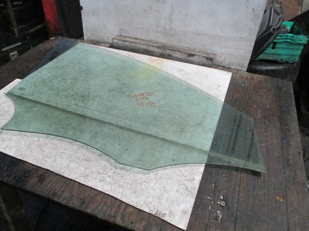 FORD MONDEO MK3 2006 OSF DRIVER SIDE FRONT DOOR WINDOW GLASS
