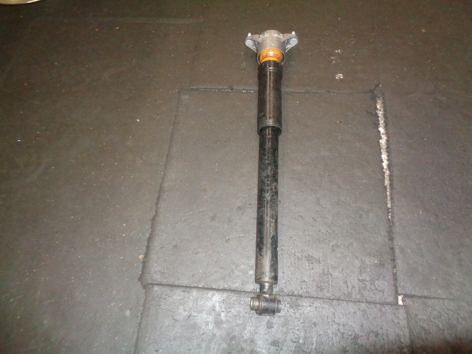 MERCEDES 2018 A CLASS W176 2.1 DIESEL REAR SHOCK ABSORBER DAMPER LEG