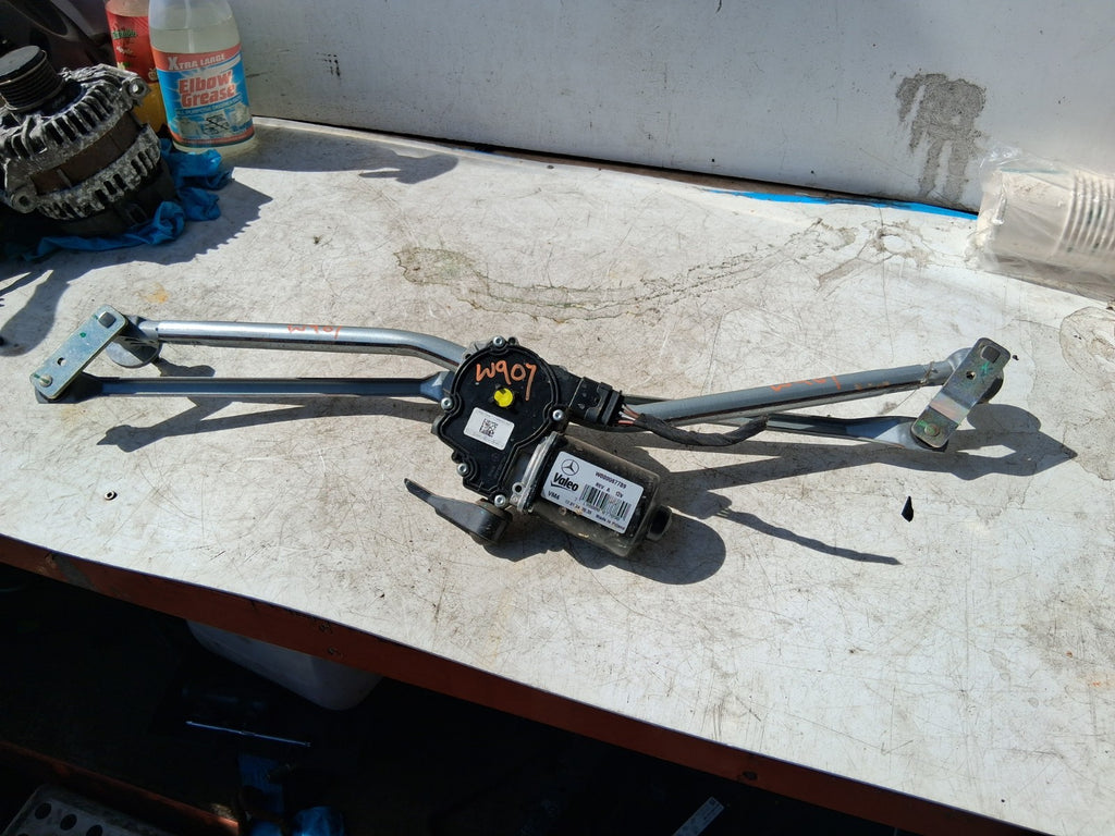 2021 MERCEDES SPRINTER W907 FRONT WIPER MOTOR & LINKAGE W000087789