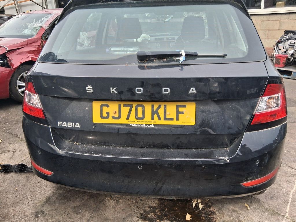 2020 SKODA FABIA MK3 NJ HATCHBACK COMPLETE REAR TAILGATE BOOTLID BLACK