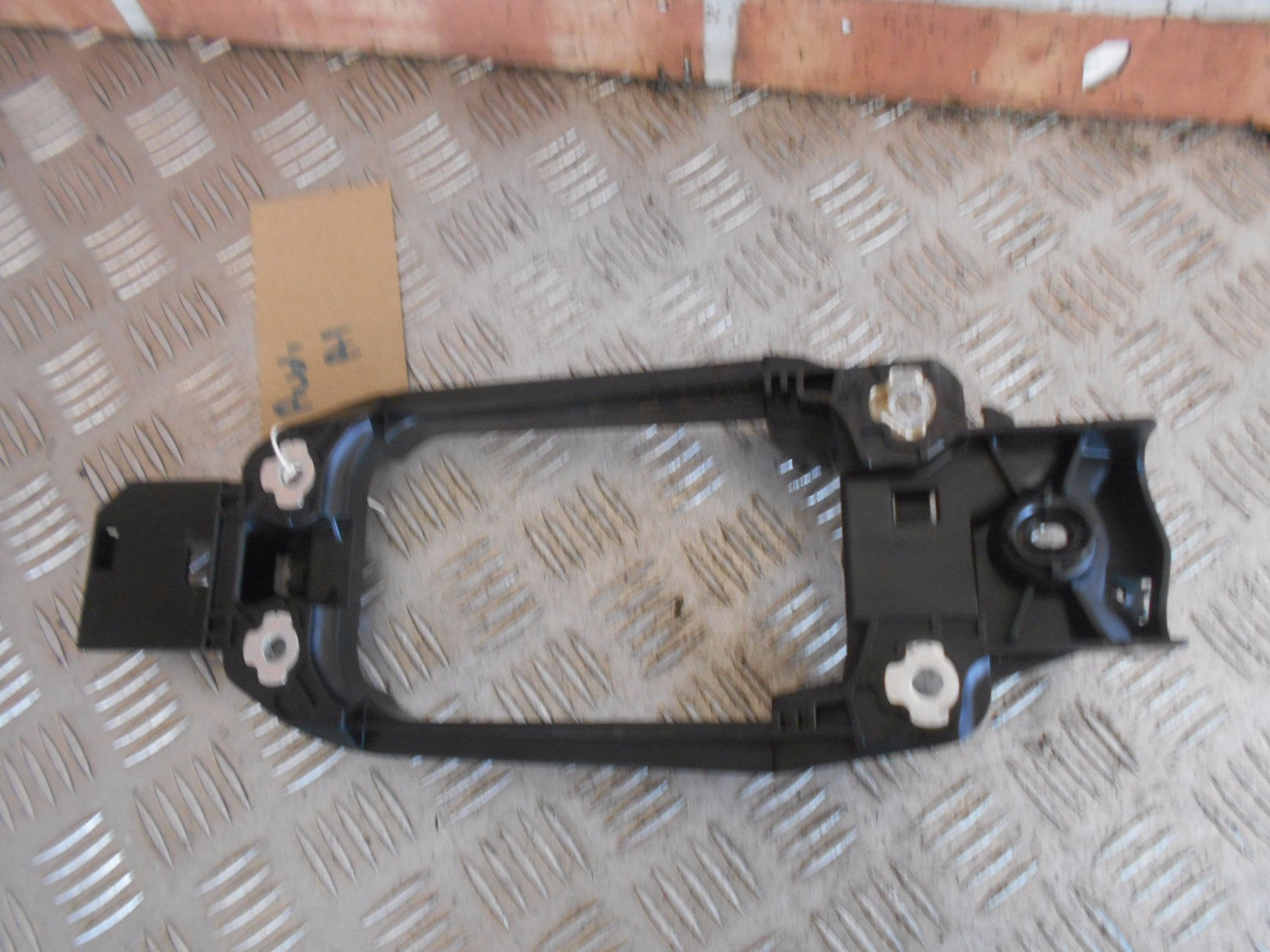 AUDI A1 2013 GEAR SHIFT STICK MOUNT 8X0863531