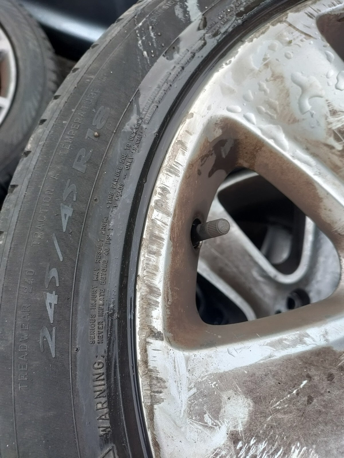 2009 JAGUAR XF X250 18 INCH ALLOY WHEEL WITH TYRE 245/45R18 REF 1