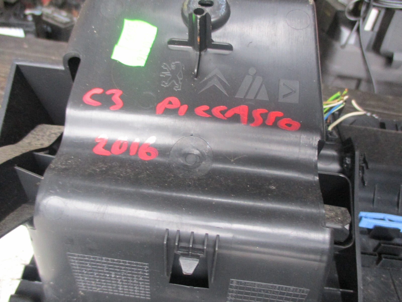 CITROEN C3 PICASSO 2016 GLOVE BOX STORAGE COMPARTMENT 98066106ZD