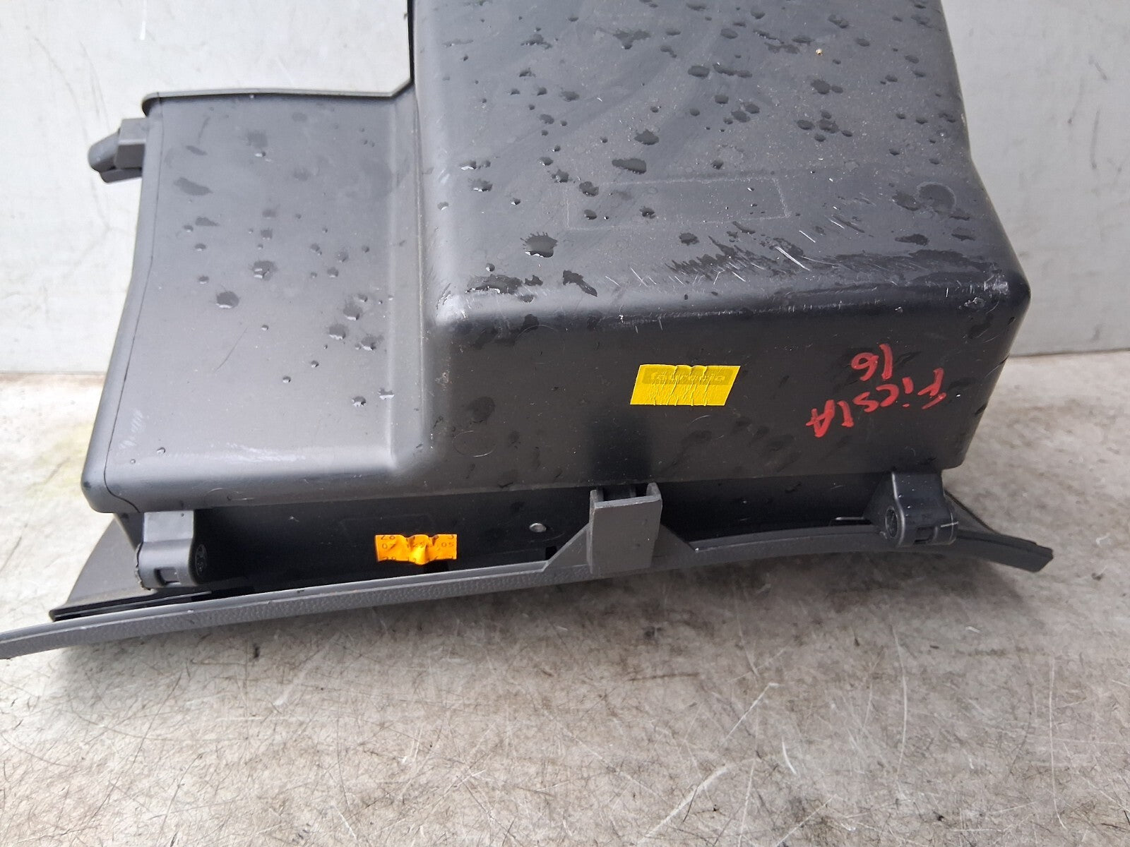FORD FIESTA MK7 2016 DASHBOARD GLOVE BOX FRONT STORAGE COMPARTMENT BA61A06010