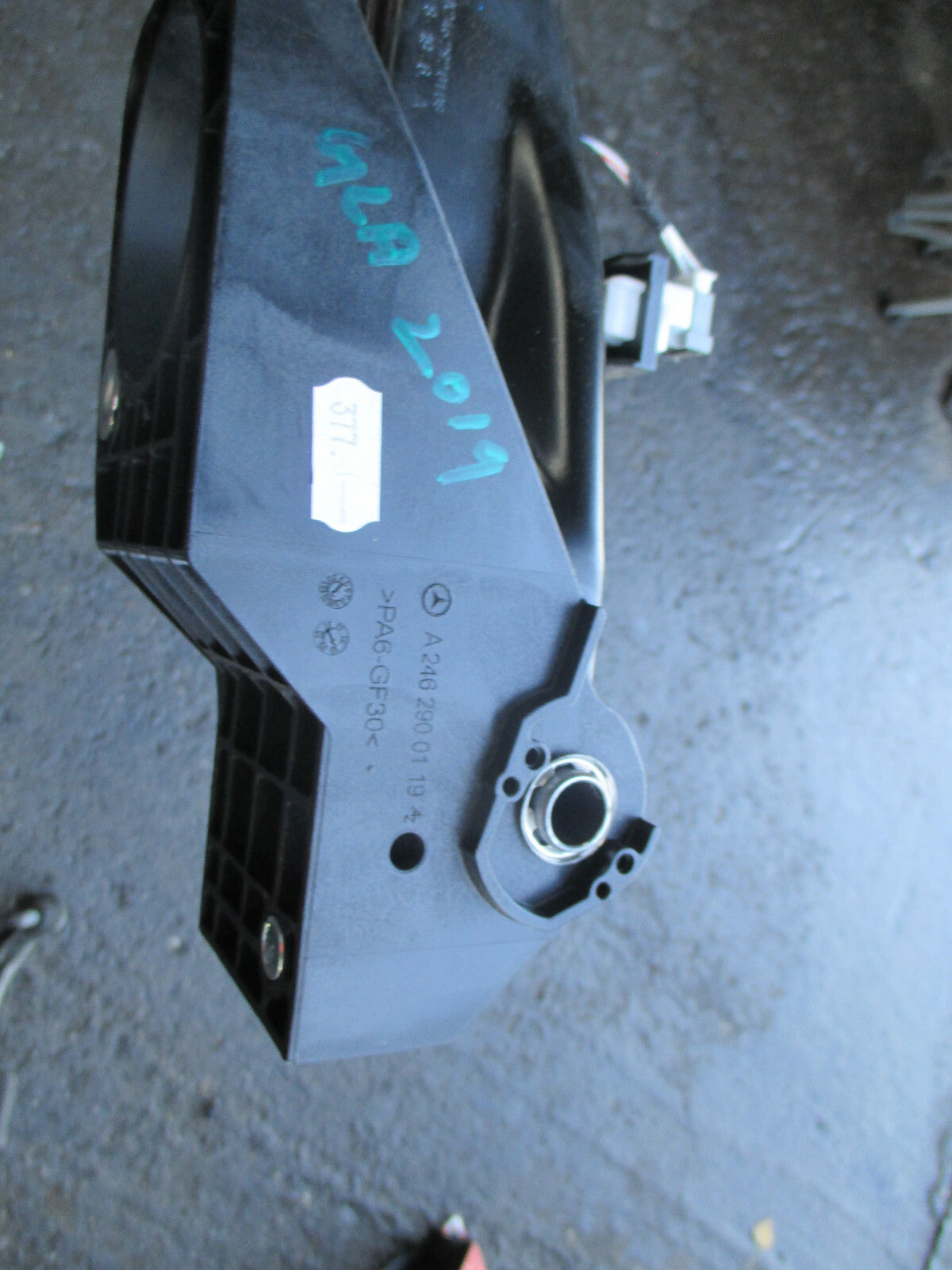 MERCEDES GLA MK1 X156 2018 BRAKE PEDAL A2462900700