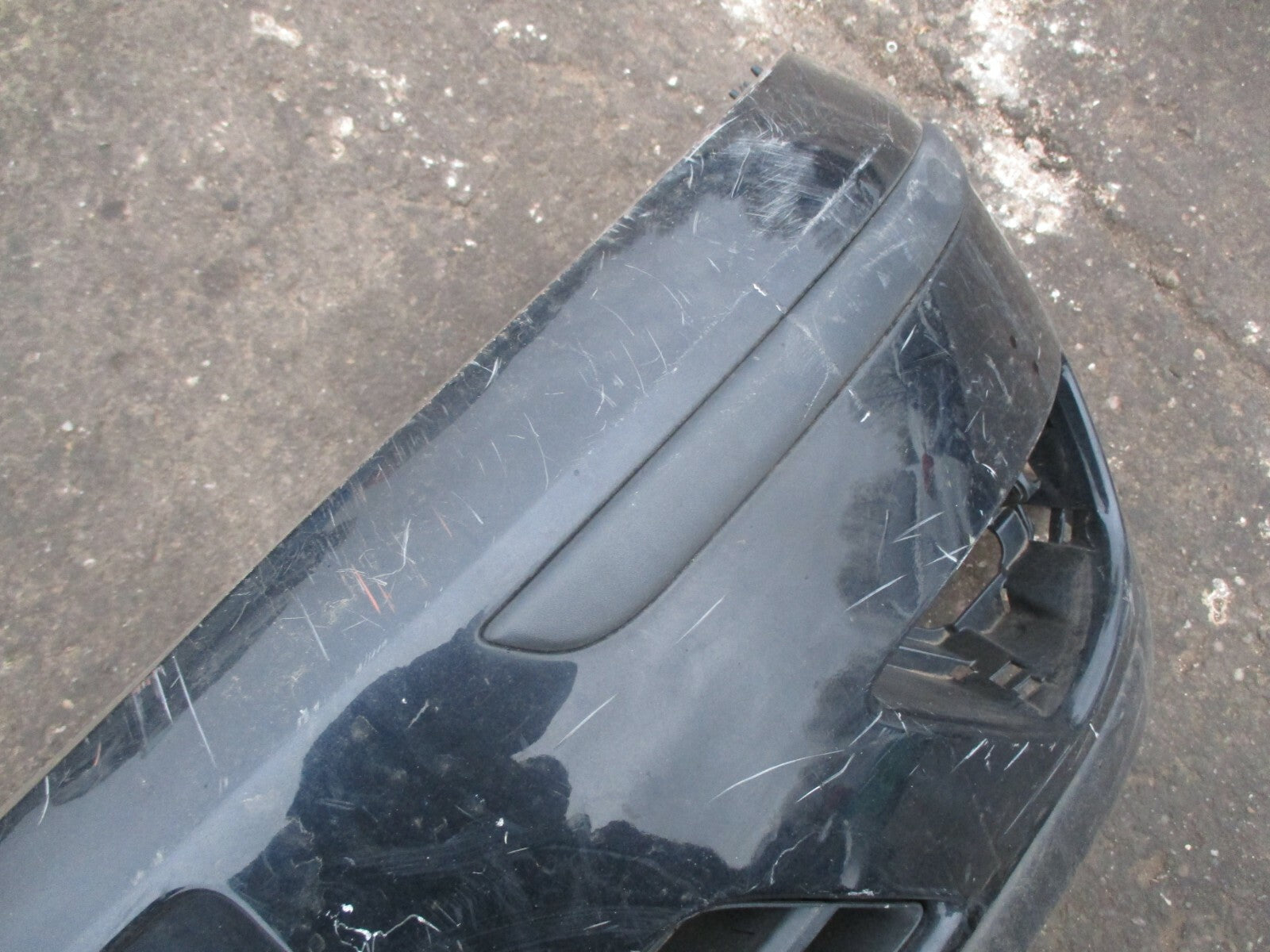 FORD FOCUS MK2 2005 FRONT BUMPER BLACK