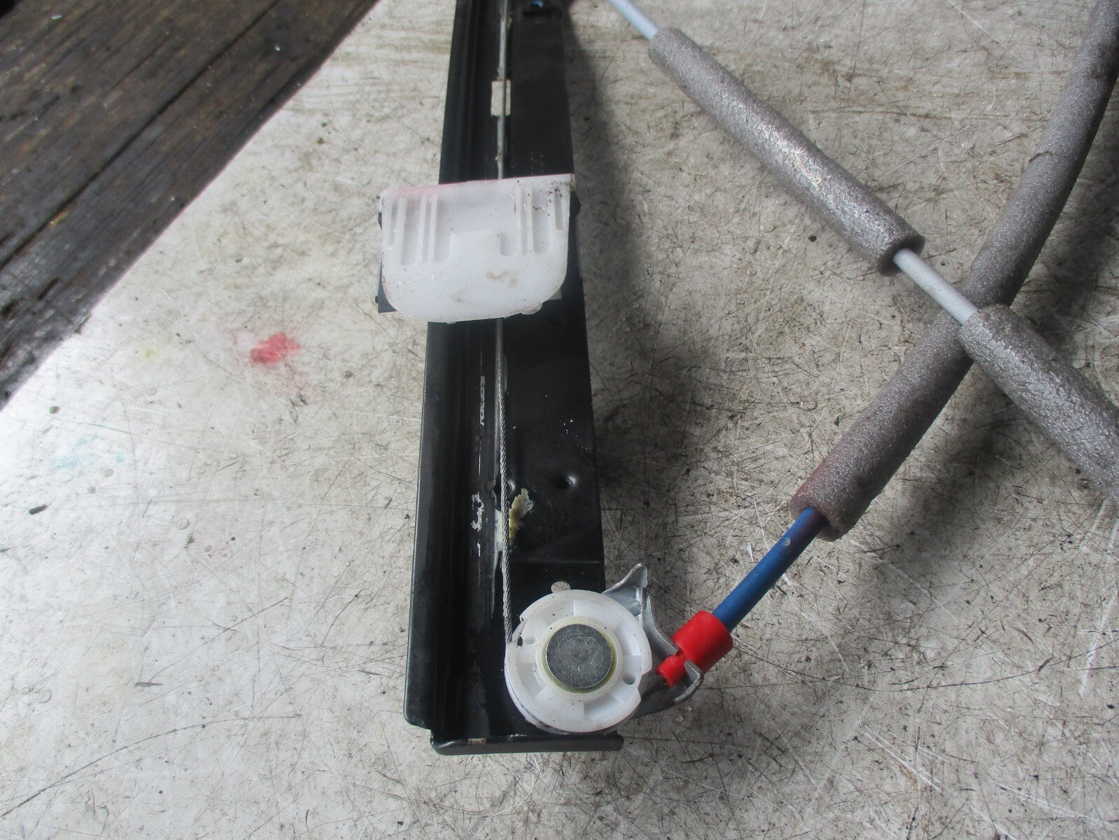 FORD B-MAX 2013 O/S DRIVER SIDE REAR WINDOW REGULATOR AV11R27000