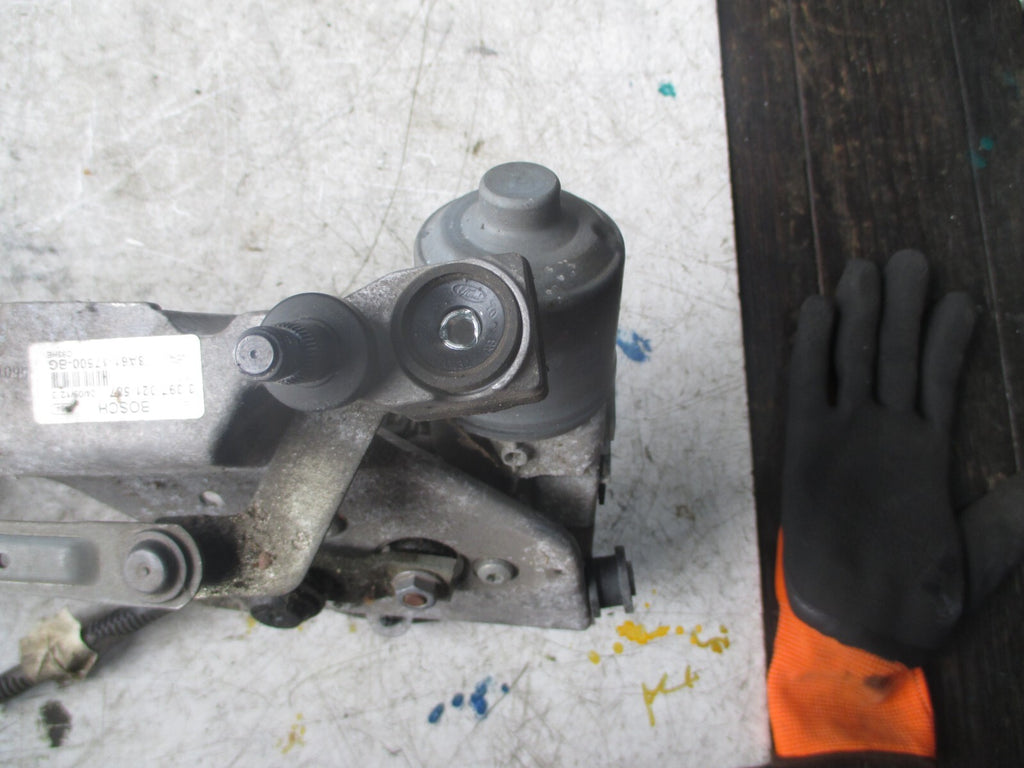 FORD FIESTA 2012 GENUINE FRONT WIPER MOTOR AND LINKAGE 8A6117B571