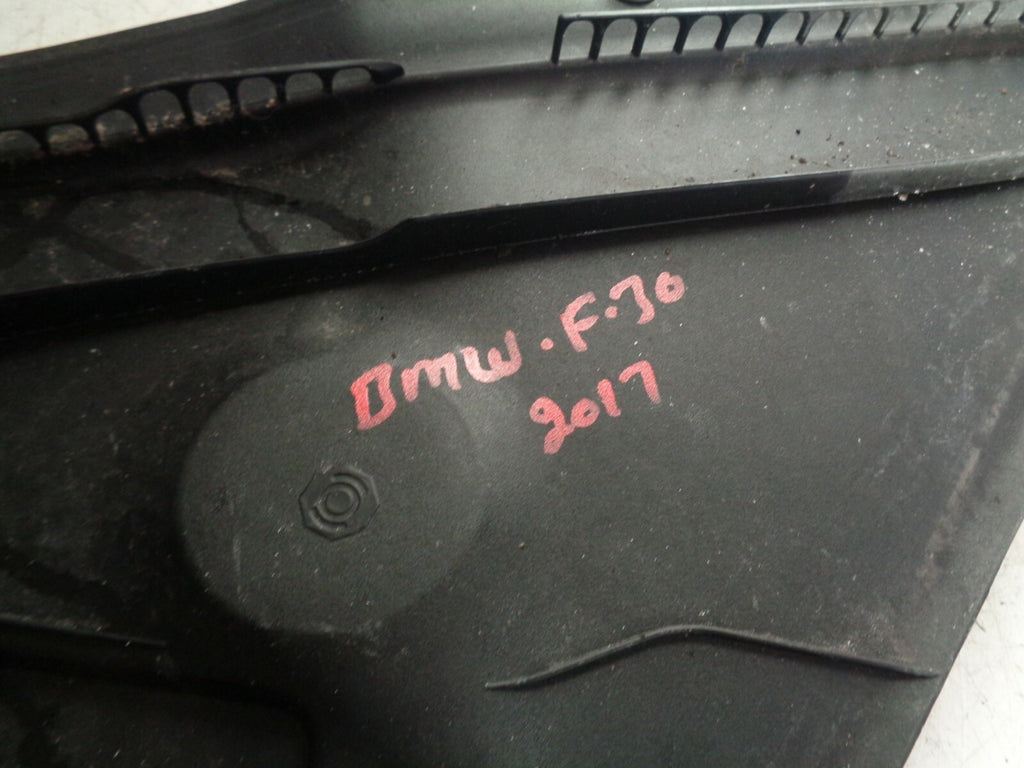 BMW 3 SERIES 2017 F30 F31 2.0 DIESEL M SPORT RIGHT UNDER BATTERY COVER 7265120