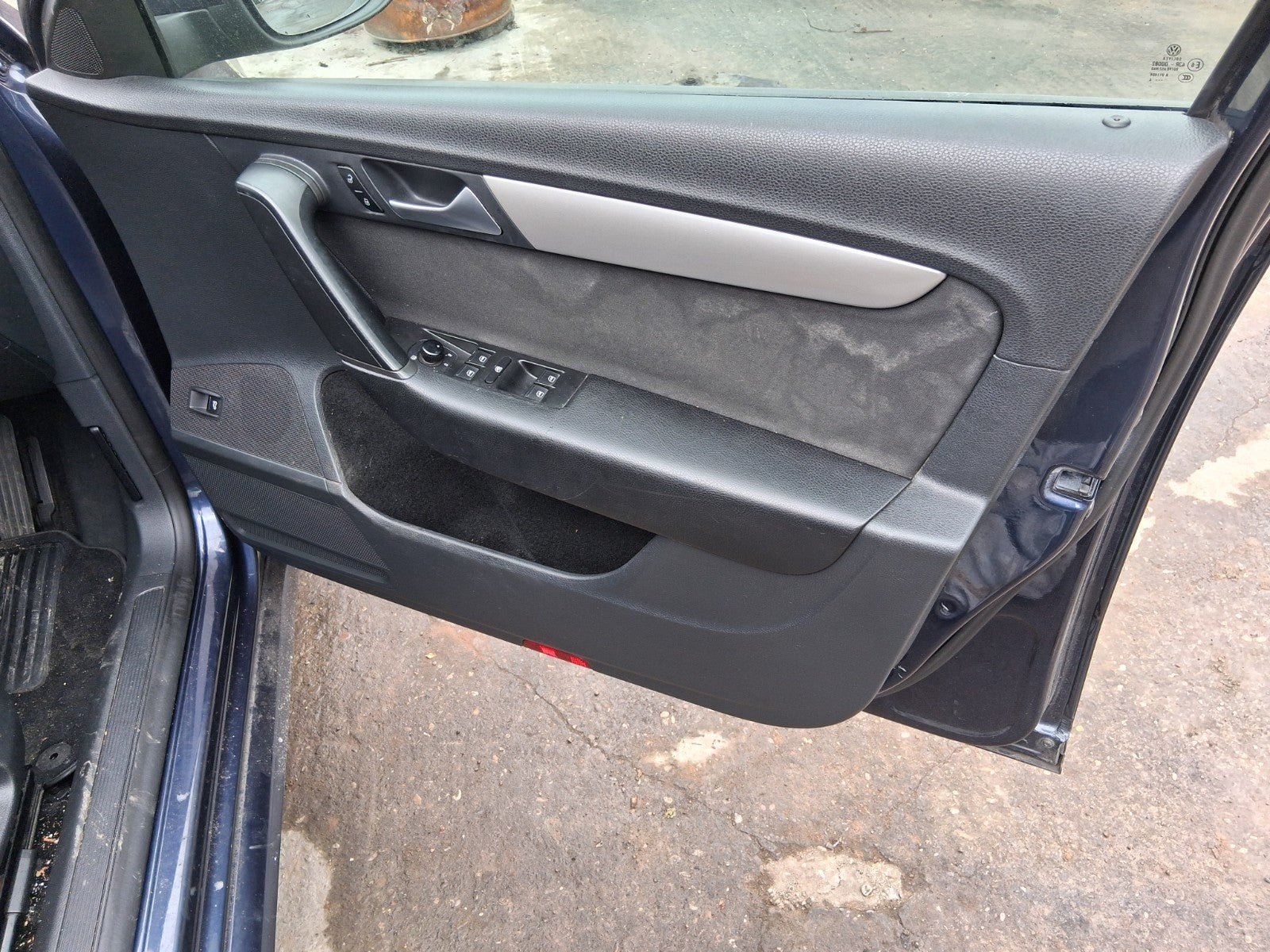 2014 VW VOLKSWAGEN PASSAT B7 SALOON OSF DRIVER SIDE FRONT RIGHT DOOR CARD PANEL