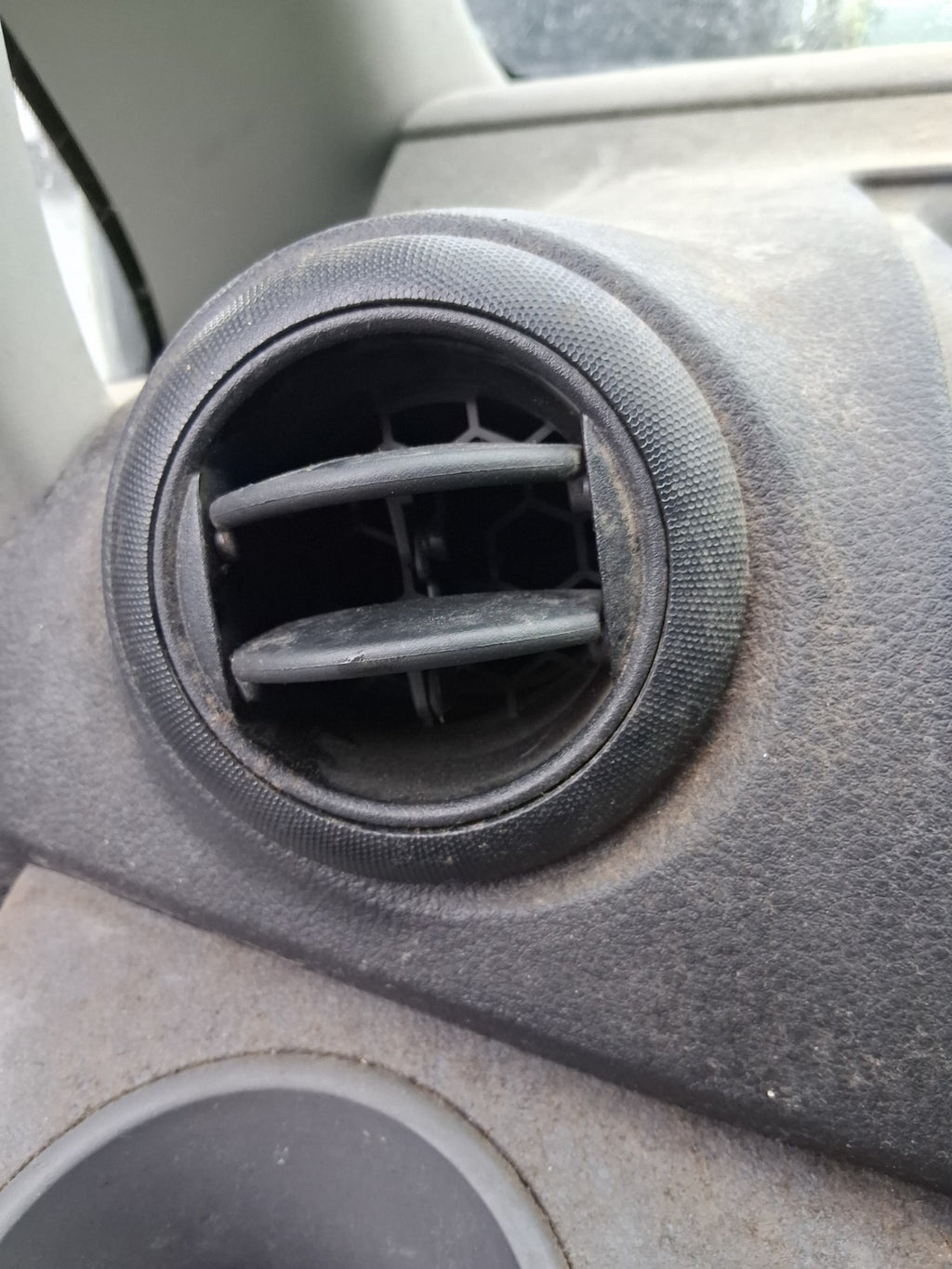 2018 NISSAN NV200 NSF PASSENGER SIDE FRONT LEFT AIR VENT