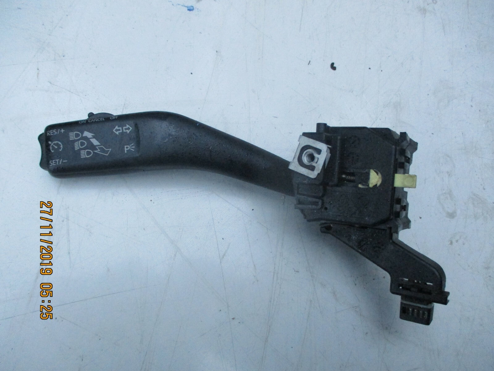 VOLKSWAGEN TOURAN 2010 INDICATOR LIGHT WIPER SWITCH STALK 1K0953513G 1K0953519H