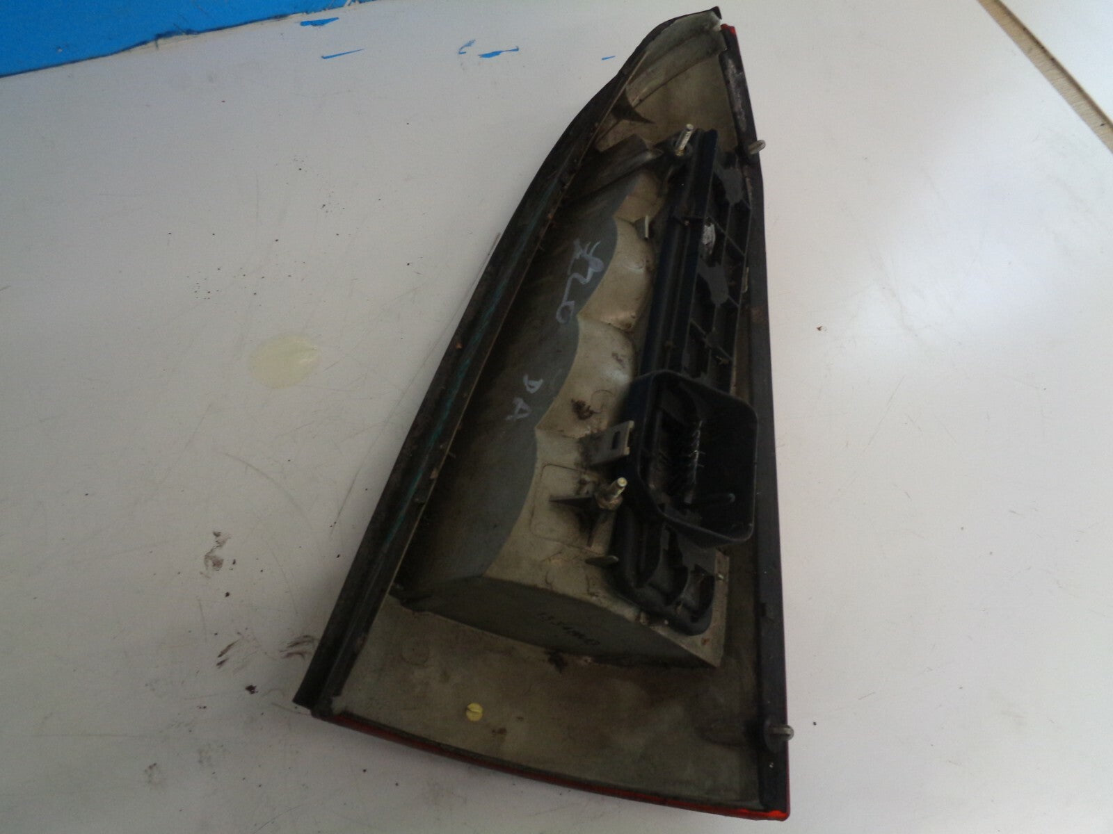 VAUXHALL ASTRA 2002 MK4 REAR NS PASSENGER SIDE REAR TAIL LIGHT