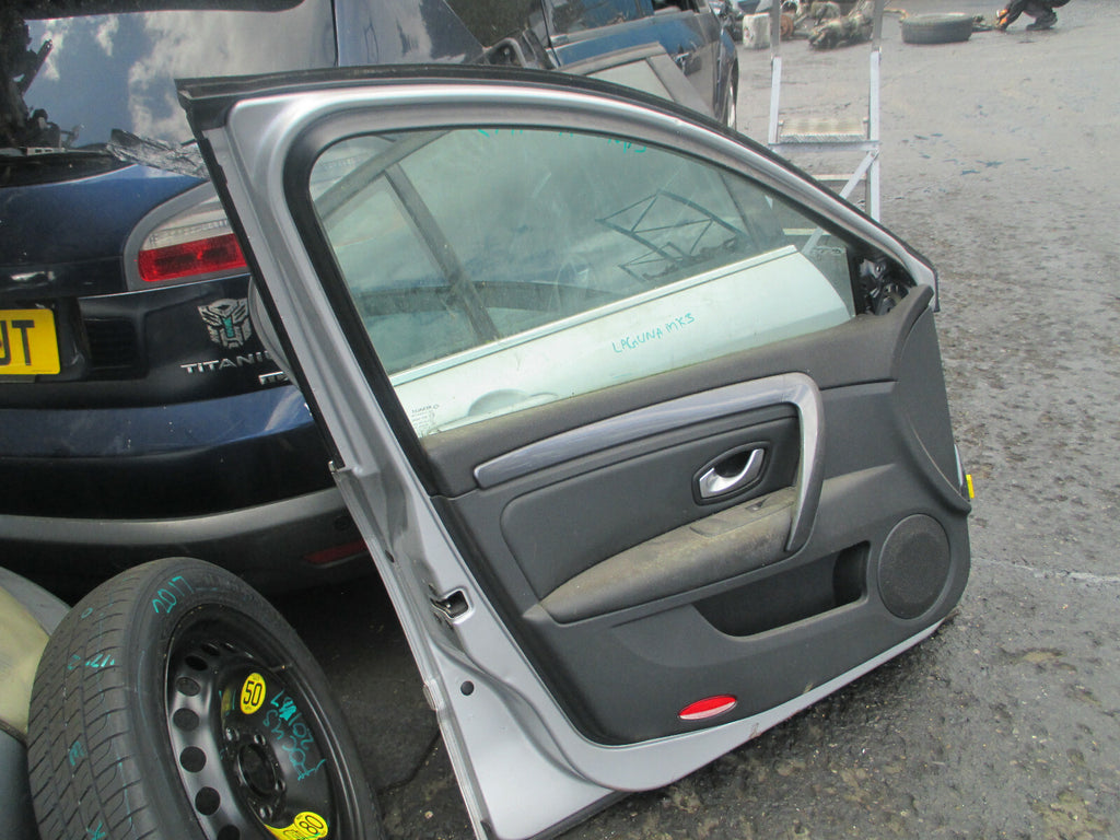 RENAULT LAGUNA MK3 2008 NSF PASSENGER SIDE FRPNT COMPLETE DOOR SILVER