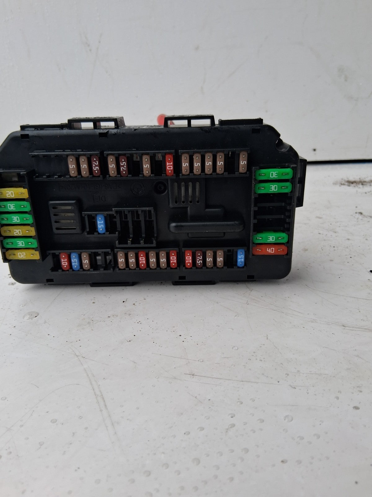 BMW F30 3 SERIES 2017  FRONT POWER DISTRIBUTION FUSE BOX  938906801