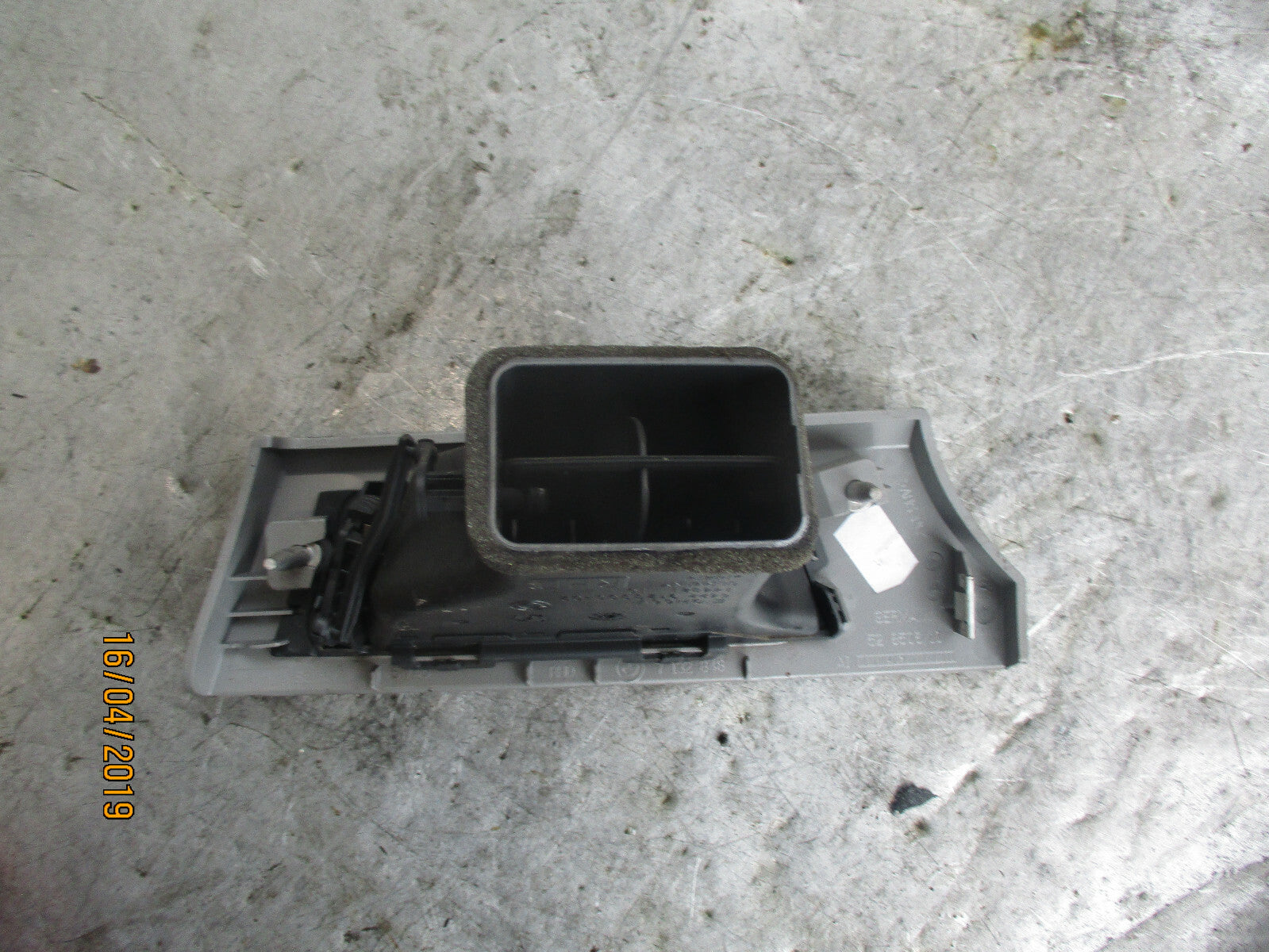 BMW 3 SERIES E90 OS DRIVER SIDE HEATER AIR VENT 6422912330002