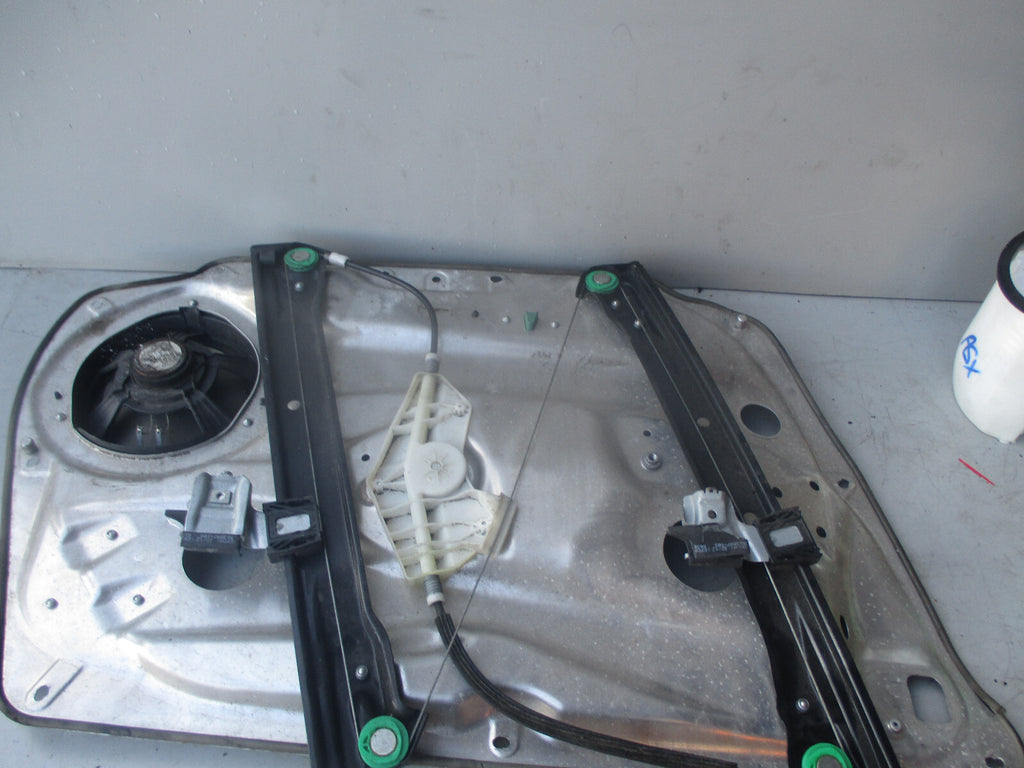 MERCEDES 2014 W212 OSF DRIVER SIDE FRONT WINDOW REGULATOR & MOTOR A2048200242