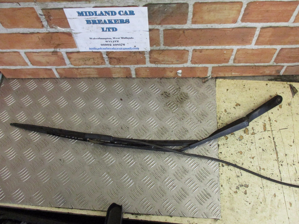 RENAULT MASTER MM33 DCI 100BHP FRONT RIGHT WIPER ARM 8200072779