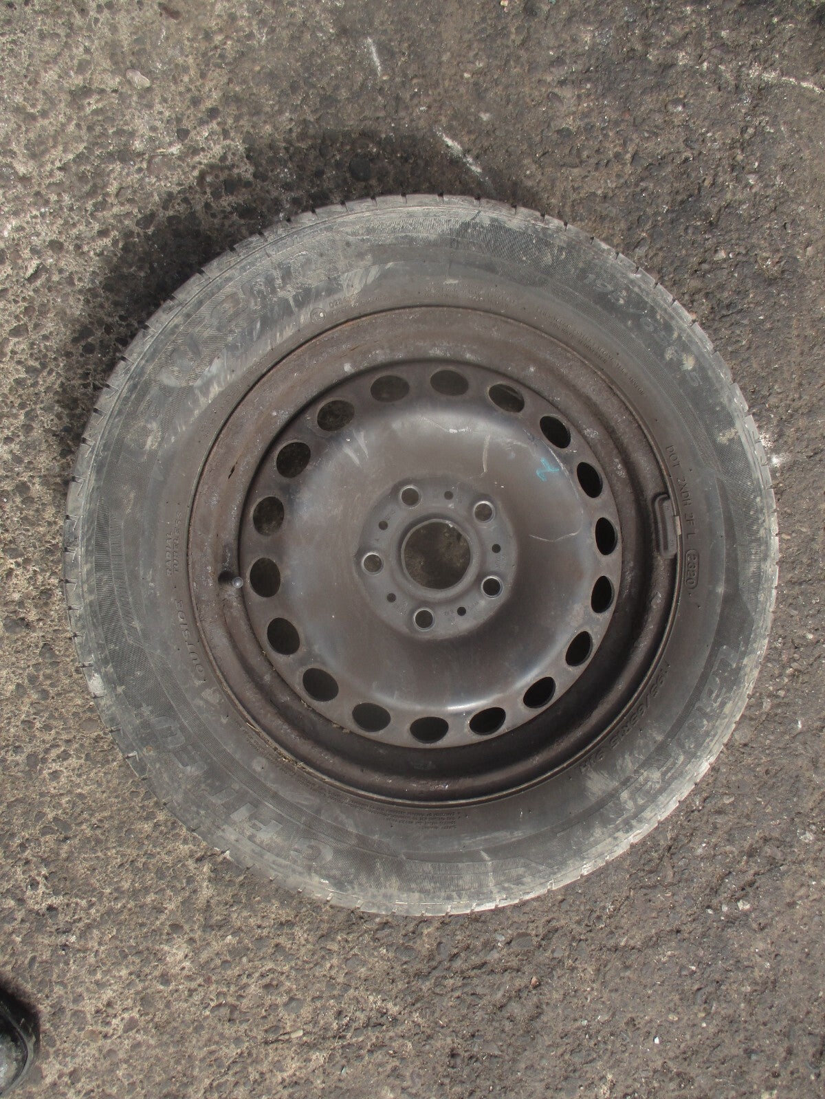 2014 VOLKSWAGEN GOLF MK7 5 SPOKE 15 INCH STEEL WHEEL WITH TYRE 195/65R15 REF 2