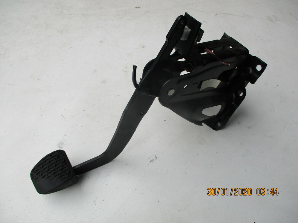 MERCEDES SPRINTER W906 2013 MANUAL FOOT BRAKE PEDAL BOX FRAME ASSEMBLY