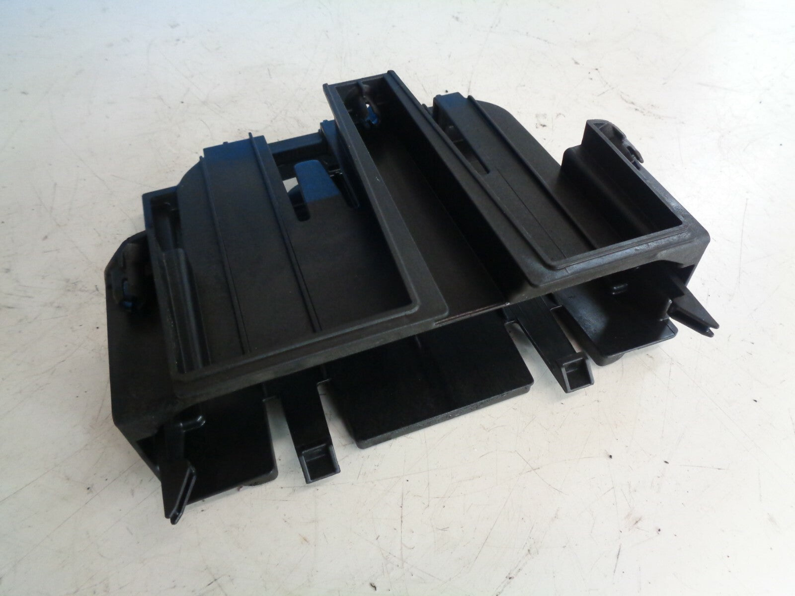 BMW 3 SERIES F30 2017 ECU E MODULE MOUNT BRACKET HOUSING HOLDER 8507703