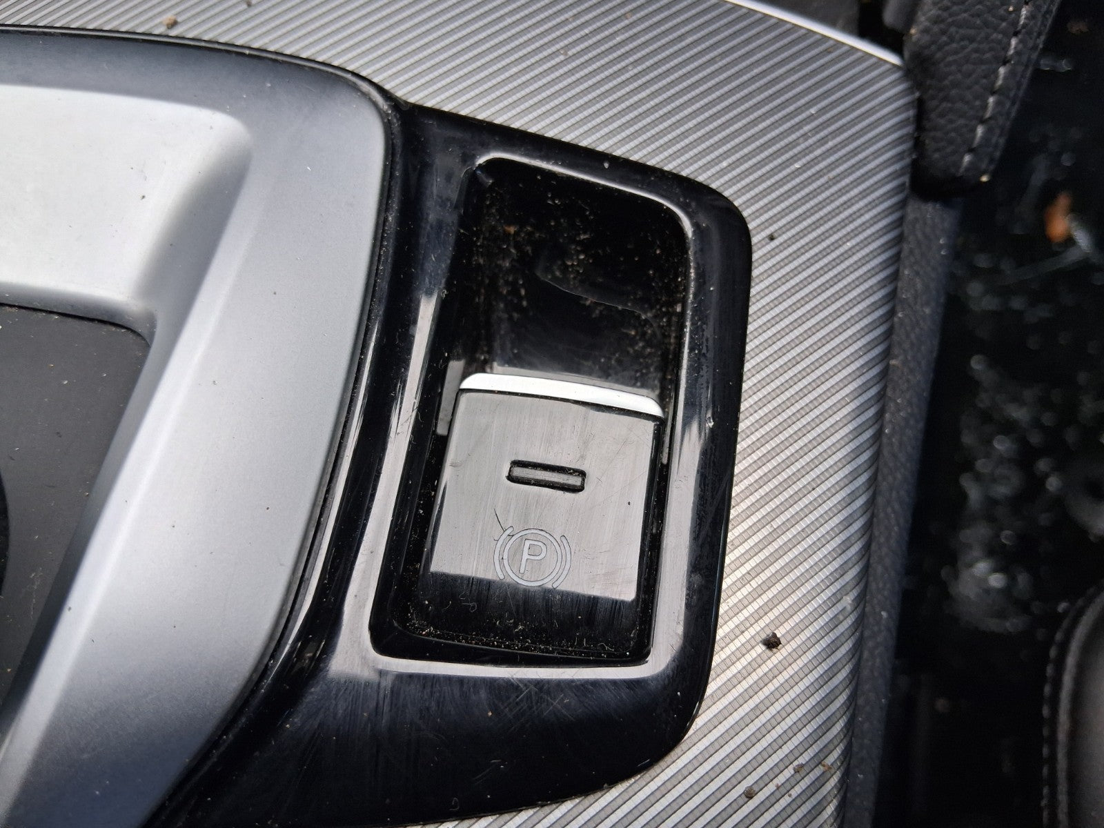 2022 ALFA ROMEO STELVIO 949 4Q ELECTRIC PARKING HANDBRAKE SWITCH BUTTON
