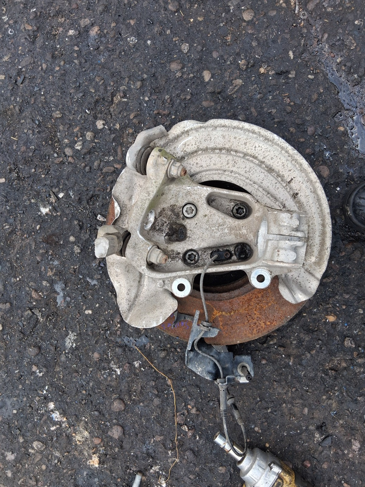 2015 BMW 3 SERIES F30 ESTATE NSF PASSENGER SIDE FRONT LEFT HUB
