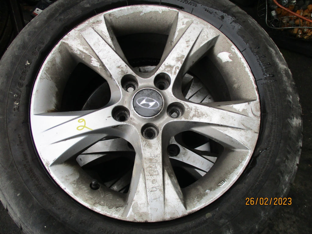 HYUNDAI I40 2012 16 INCH ALLOY WHEEL WITH TYRE 205/60R16 REF 2